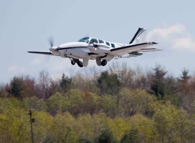 Beechcraft Baron (58) (N987JS)