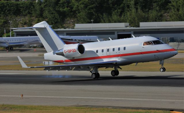 Canadair Challenger (C-GPGD)