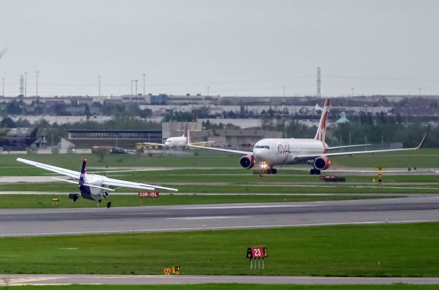 Cessna Caravan (C-FEXB) - FedEx C-FEXB Cessna 208 Caravan land in a stunning way.