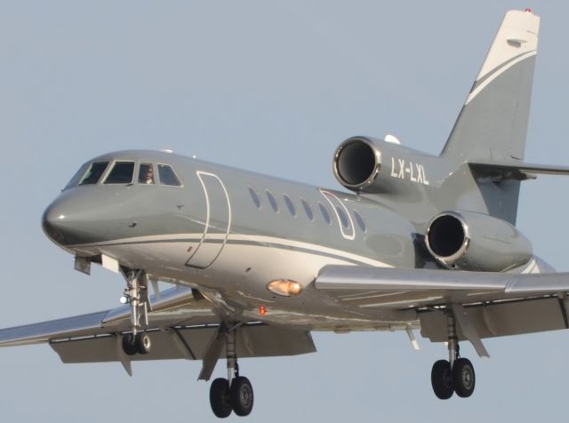 Dassault Falcon 50 (LX-LXL)