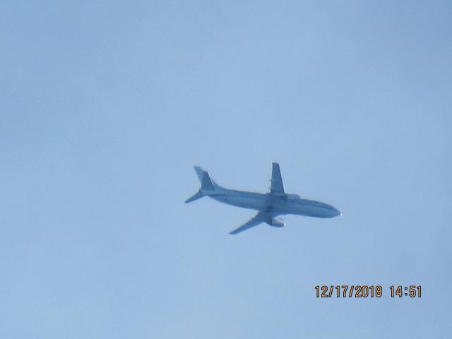 BOEING 737-400 (N639CS)