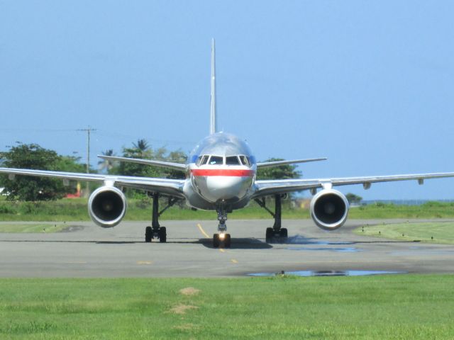 Boeing 757-200 (N693AA)