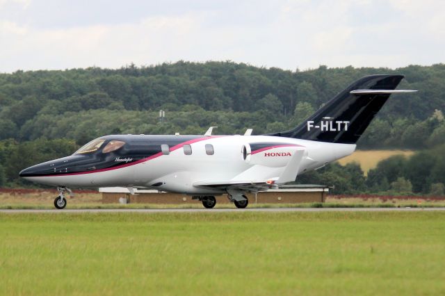 Honda HondaJet (F-HLTT) - Departing rwy 25 on 13-Aug-21 heading for LFMN on its first visit to EGGW.