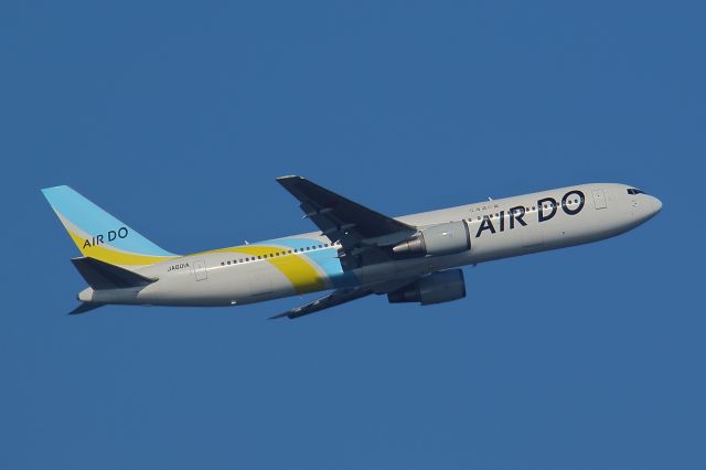 BOEING 767-300 (JA601A)