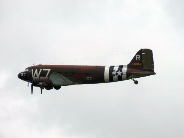 Douglas DC-3 (N345AB)