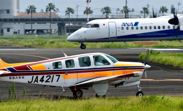 JA4217 — - Beechcraft 36 Bonanzabr /Civil Aviation College(MIYAZAKI.JPN)br /独立行政法人 航空大学校