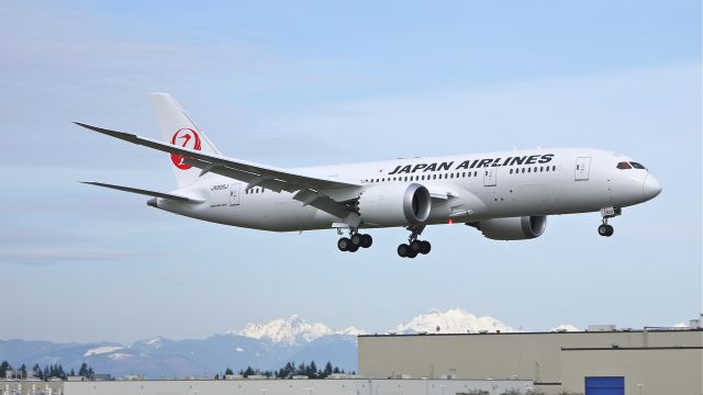 Boeing 787-8 (JA826J) - BOE180 (LN:37) on final approach to runway 16R to complete its maiden flight test to KMWH and return on 4/9/12.