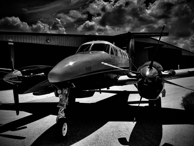 Beechcraft King Air F90 —