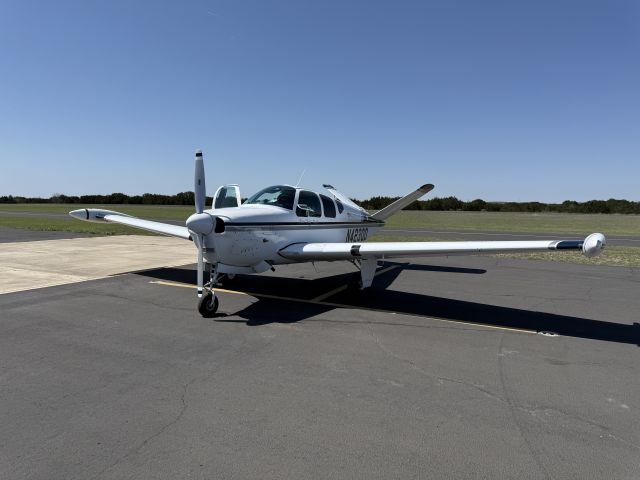 Beechcraft 35 Bonanza (N4230D)