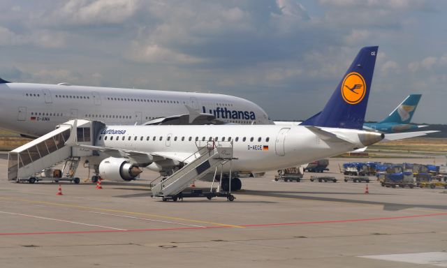 Embraer ERJ-190 (D-AECE) - Lufthansa CityLine Embraer ERJ-190LR D-AECE in Frankfurt 