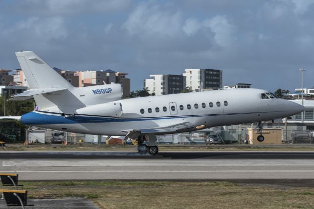 Dassault Falcon 900 (N90GP)