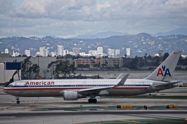 BOEING 767-300 (N362AA)