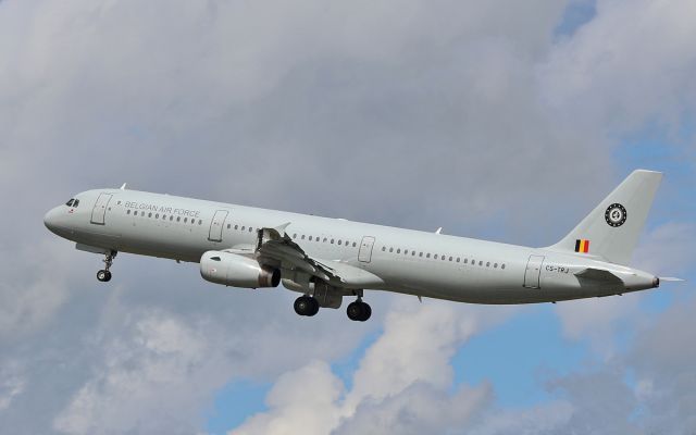 Airbus A321 (CS-TRJ) - belgian air force a321 cs-trj dep shannon 22/6/16.