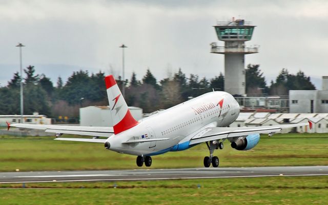 Airbus A319 (OE-LDC) - austrian airlines a-319 oe-ldc dep shannon on a flight test 16/3/14.