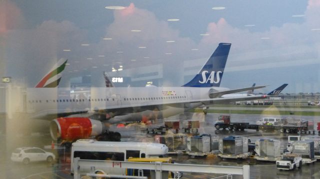 Airbus A330-300 (LN-RKU) - Heading out to Stockholm