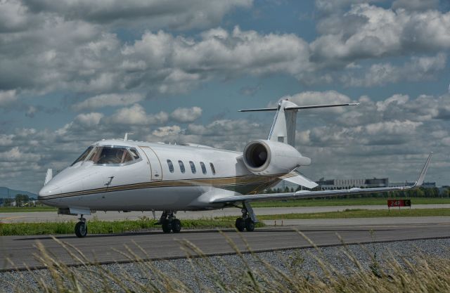 Learjet 60 (N200MT)