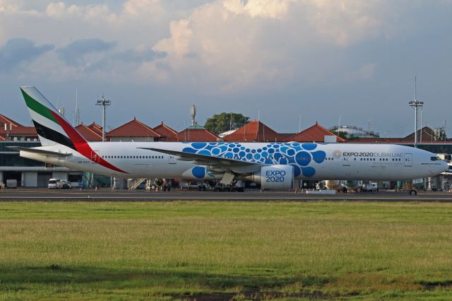 Boeing 777-200 (A6-ECC) - "Expo 2020 Dubaï UAE" livery