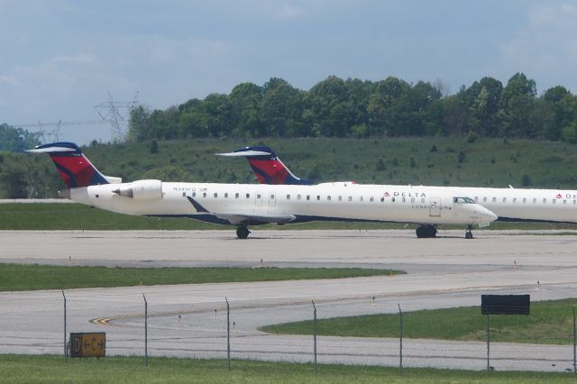 Canadair Regional Jet CRJ-200 (N349PQ)