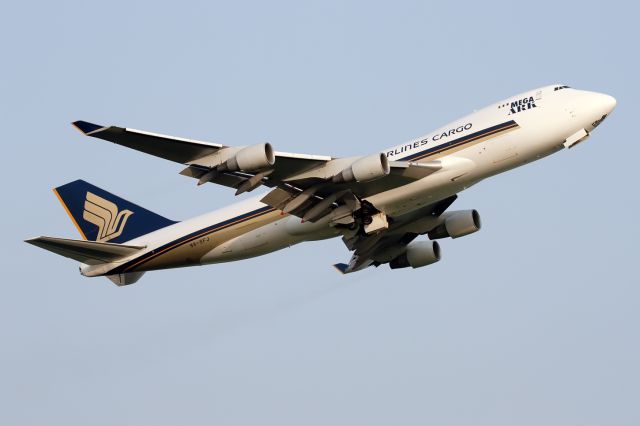 Boeing 747-400 (9V-SFJ)
