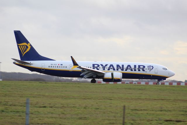 Boeing 737 MAX 8 (9H-VUY) - A Ryanair B737 MAX 8-200 slowing down after landing at London Stansted Airport, on runway 22.br /br /Location: London Stansted Airport.br /Date: 21.12.22 (dd/mm/yy).