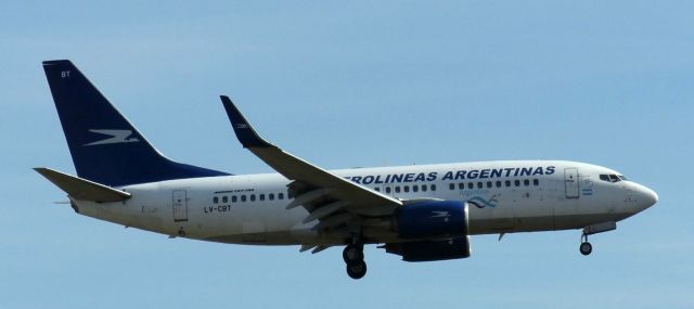 Boeing 737-700 (LV-CBT) - Boeing 737-700 aterrizando por 0-2 en SAAR.