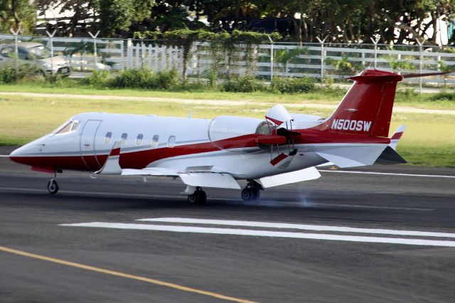 Learjet 60 (N500SW)