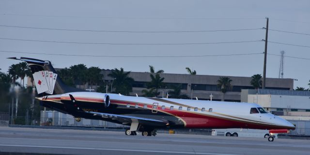 Embraer Legacy 600/650 (N900EM)