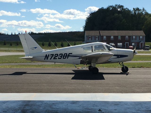 Piper Cherokee (N7238F)