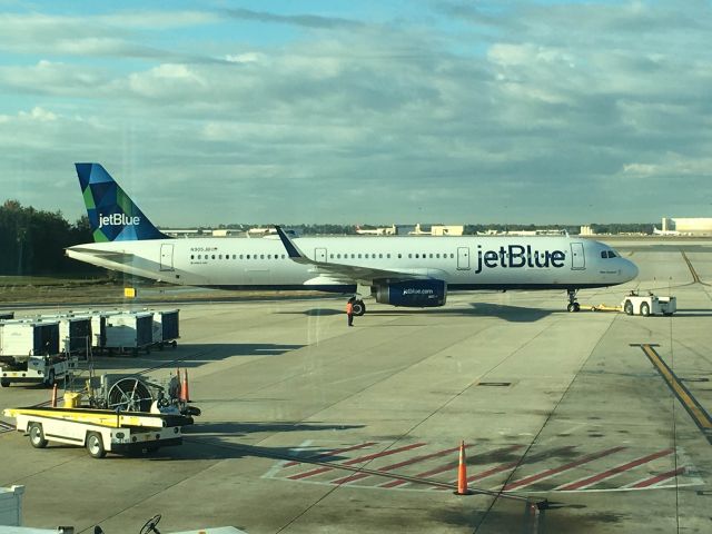 Airbus A321 (N905JB) - Beautiful JBU a321 on its way up to KJFK