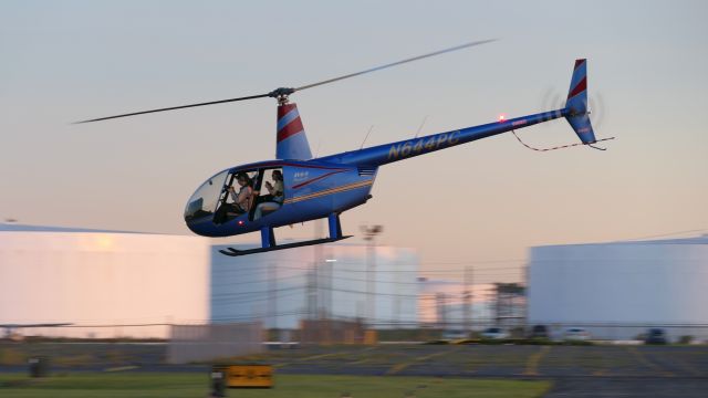 Robinson R-44 (N644PC)