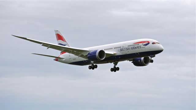 Boeing 787-8 (G-ZBJC) - BOE452 on final to Rwy 16R to complete a flight test on 8.29.13. (LN:114 cn 38611).