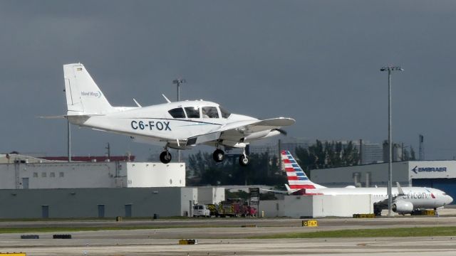 Piper Apache (C6-FOX)