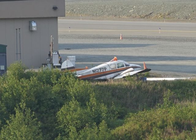 Piper Apache (N1277P)