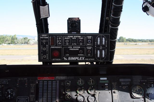 Sikorsky CH-54 Tarhe (N719HT) - Sky Crane 719s fire retardant control panel