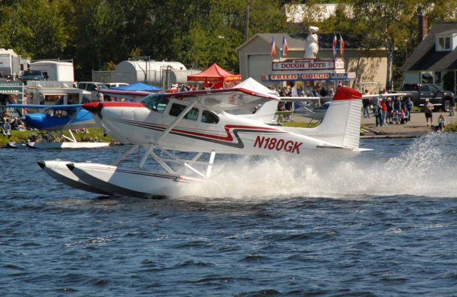 Cessna Skywagon 180 (N180GK) - Big wake.