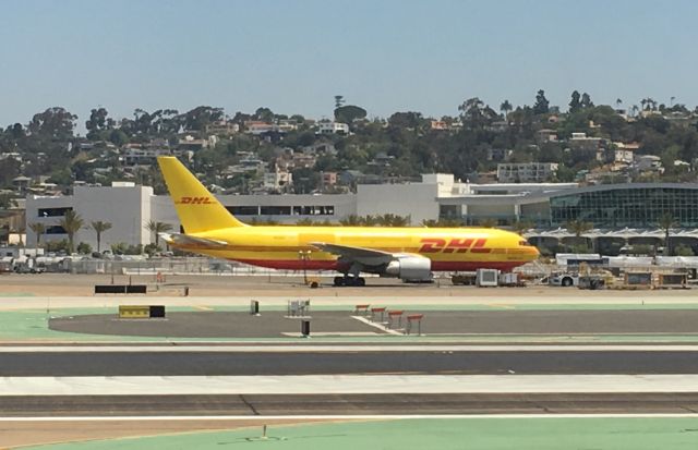 BOEING 767-200 —