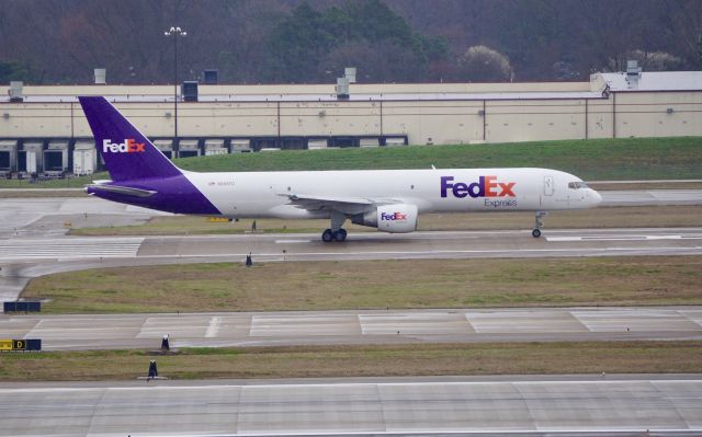 Boeing 757-200 (N995FD)