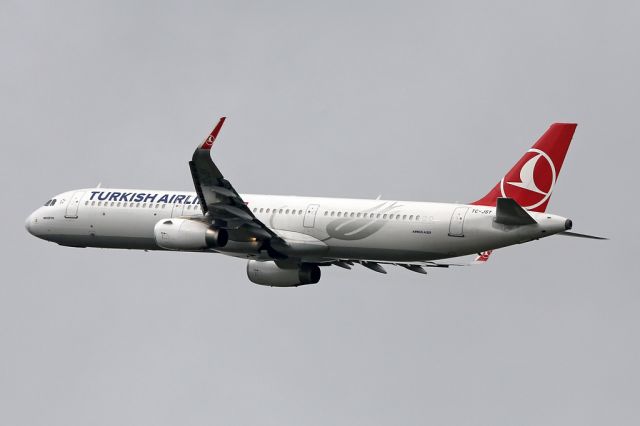 Airbus A321 (TC-JSY) - THY1994 climbing out from 23R on the flight back to Istanbul.
