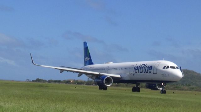 Airbus A321 (N968JT)