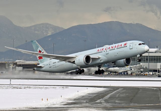 Boeing 787-9 Dreamliner (C-FGDT)