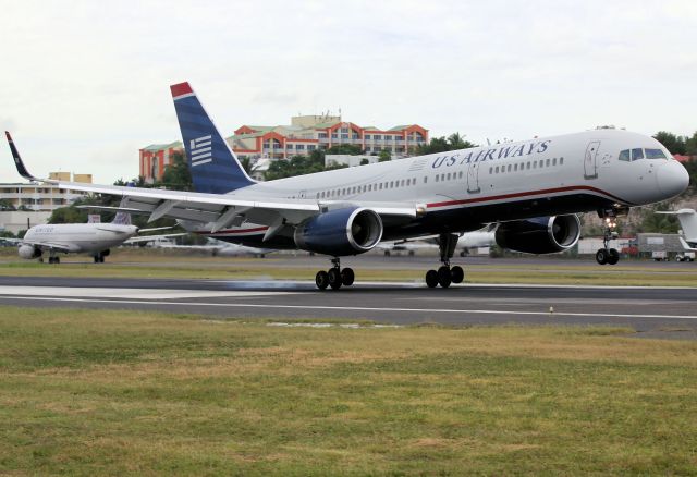 BOEING 767-200 (N205UW)