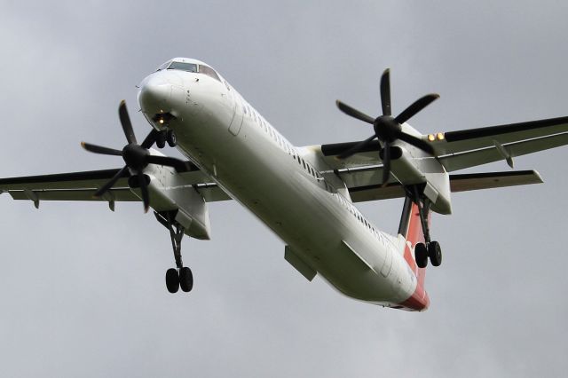 de Havilland Dash 8-400 (VH-QOF)