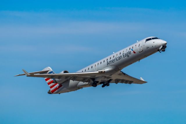 Canadair Regional Jet CRJ-700 (N751SK) - A SkyWest CRJ700 taking off from PHX on 3/4/23. Taken with a Canon R7 and Canon EF 100-400 L II lens.