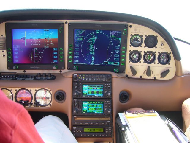 Cirrus SR-22 (N8139K)