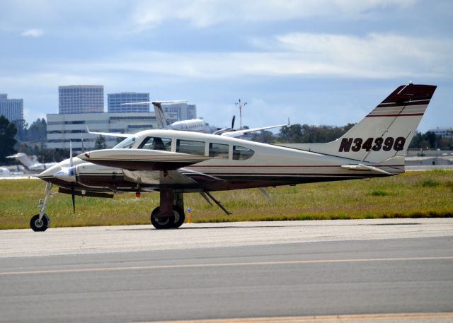 Cessna 310 (N3439Q)