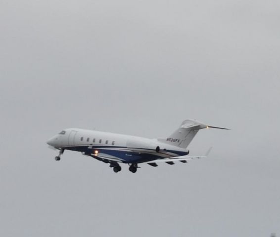 Bombardier Challenger 300 (N526FX)