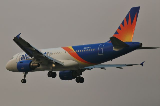 Airbus A319 (N312NV) - 11-9-18 arriving LAS.