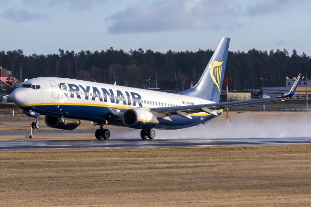 Boeing 737-800 (EI-DWR)