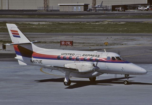 N417UE — - SCAN of Kodak K64 slide - Westair Commuter Airlines (United Express) - Taxiing to the apron 1991-03-07.