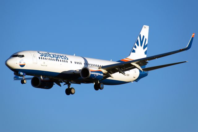 Boeing 737-800 (TC-SEK)